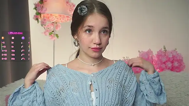 Snapshot of AmiLewis chatting on October 9, 2025, 1:14 am AmiLewis online show from October 9, 2025, 1:14 am