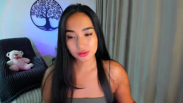 worldofkim online show from September 23, 2025, 9:51 pm