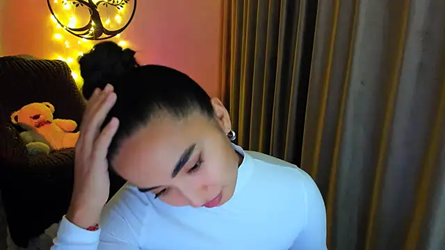 worldofkim online show from November 28, 2025, 3:25 pm