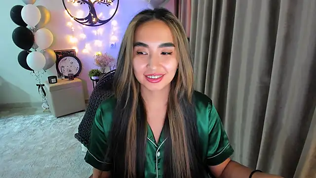 worldofkim online show from March 28, 2026, 6:18 pm