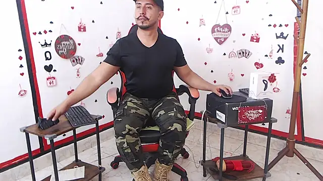 Snapshot of KalethBigDick chatting on February 12, 2025, 3:51 am KalethBigDick online show from February 12, 2025, 3:51 am