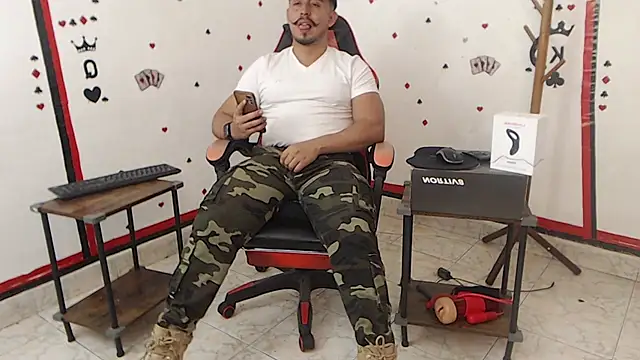 Snapshot of KalethBigDick chatting on March 6, 2025, 5:22 pm KalethBigDick online show from March 6, 2025, 5:22 pm