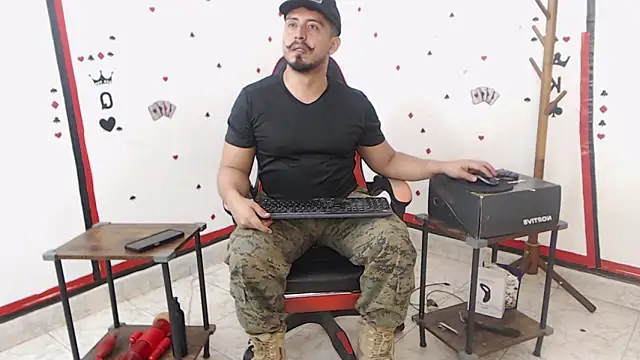 Snapshot of KalethBigDick chatting on September 19, 2025, 9:43 am KalethBigDick online show from September 19, 2025, 9:43 am