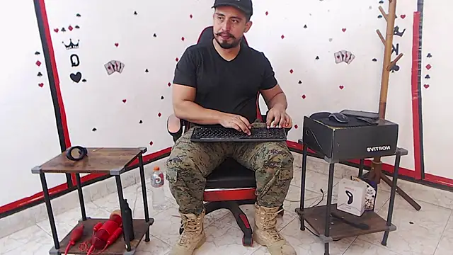 Snapshot of KalethBigDick chatting on September 19, 2025, 11:05 pm KalethBigDick online show from September 19, 2025, 11:05 pm