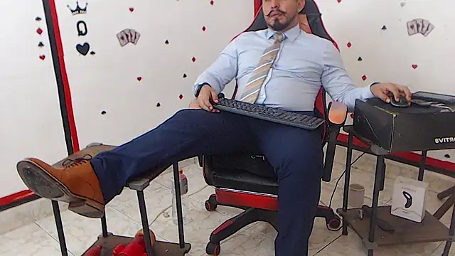 Snapshot of KalethBigDick chatting on September 29, 2025, 12:49 am KalethBigDick online show from September 29, 2025, 12:49 am