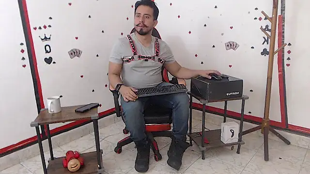 Snapshot of KalethBigDick chatting on October 4, 2025, 12:03 pm KalethBigDick online show from October 4, 2025, 12:03 pm