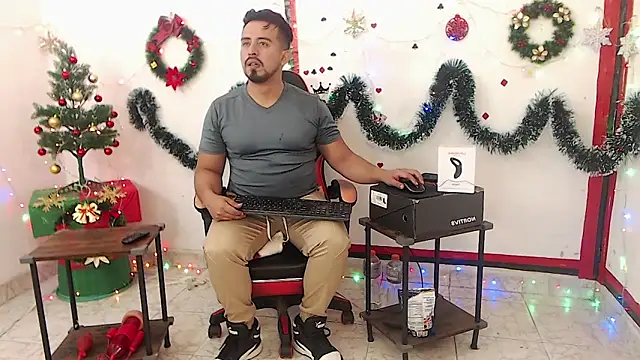 Snapshot of KalethBigDick chatting on December 1, 2025, 5:18 pm KalethBigDick online show from December 1, 2025, 5:18 pm