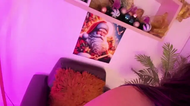 Miia Thompsonn online show from December 24, 2024, 3:05 am