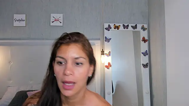 aishawild online show from February 25, 2025, 3:49 pm