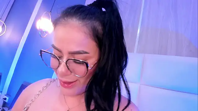 Miah gomez  online show from March 19, 2025, 11:03 pm