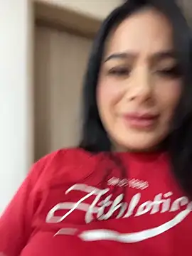 Miah gomez  online show from April 15, 2026, 7:58 pm