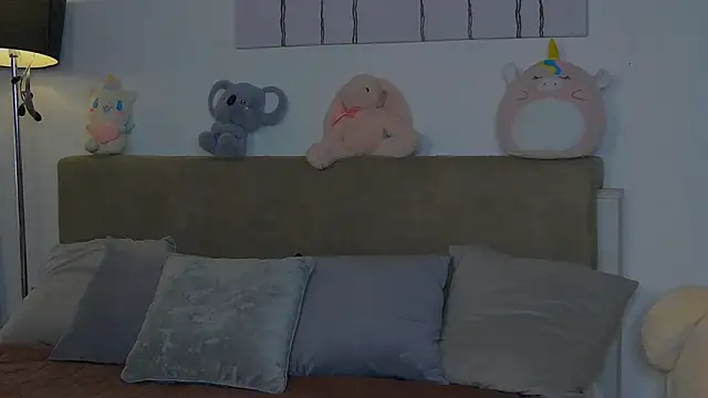 CassKiera online show from October 10, 2025, 4:44 am