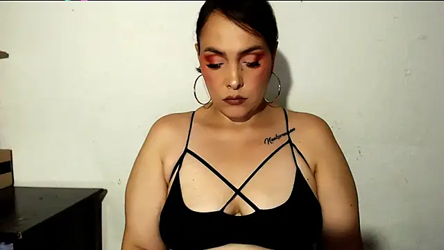 Snapshot of Miss_Agatha chatting on October 8, 2025, 12:41 am Miss Agatha online show from October 8, 2025, 12:41 am