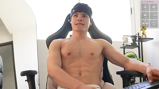 Snapshot of Max_cortes1 chatting on October 21, 2025, 4:51 pm Max cortes1 online show from October 21, 2025, 4:51 pm