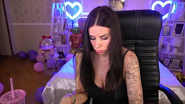 IsabellaFoxyy online show from February 10, 2025, 4:47 pm