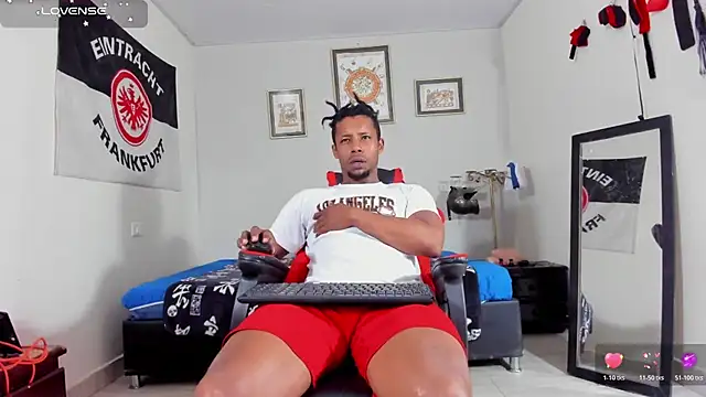 AlejoKhalifa  online show from November 14, 2025, 10:14 am