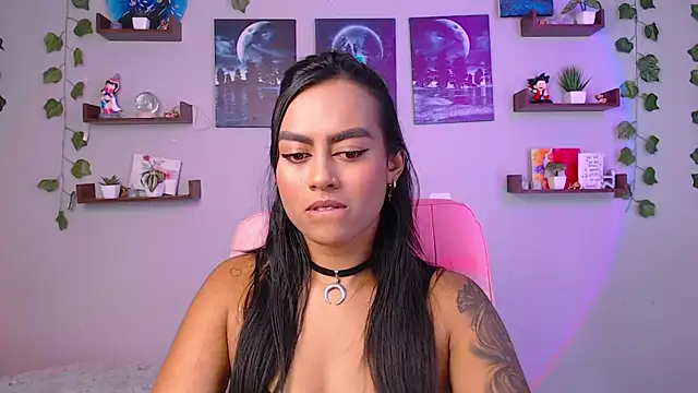 macey elliot  online show from February 1, 2025, 11:58 pm