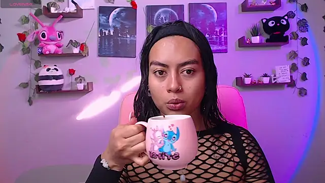 macey elliot  online show from March 11, 2025, 12:50 pm