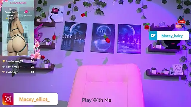 macey elliot  online show from March 13, 2025, 10:32 pm