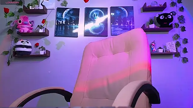 macey elliot  online show from March 22, 2025, 12:14 pm