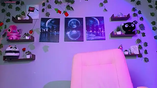 macey elliot  online show from March 23, 2025, 2:15 am