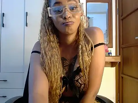Snapshot of queencydoll chatting on June 3, 2026, 2:33 pm queencydoll online show from June 3, 2026, 2:33 pm