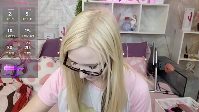 MeowkaKitty online show from October 18, 2025, 1:30 am