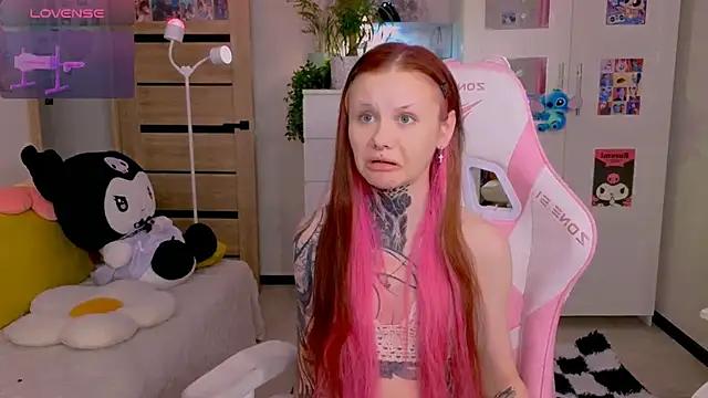 Britney Lynch online show from November 6, 2025, 12:11 am