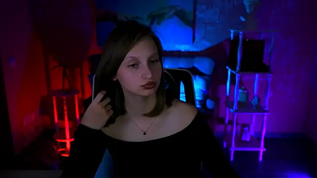 Snapshot of EllaHorton chatting on September 23, 2025, 5:16 pm EllaHorton online show from September 23, 2025, 5:16 pm