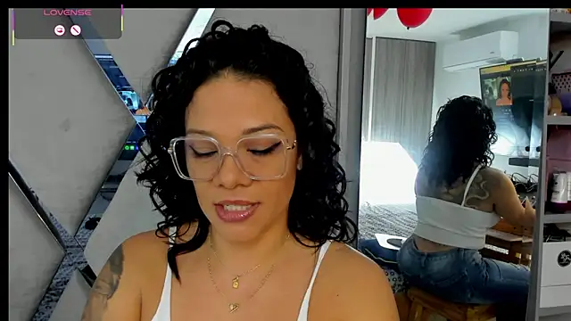 paula daniela1 online show from February 24, 2025, 9:31 pm