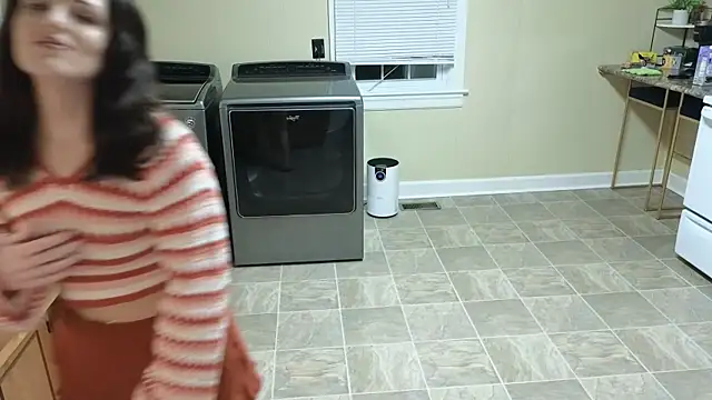 Snapshot of sexylilly69 chatting on October 27, 2025, 11:41 pm sexylilly69 online show from October 27, 2025, 11:41 pm