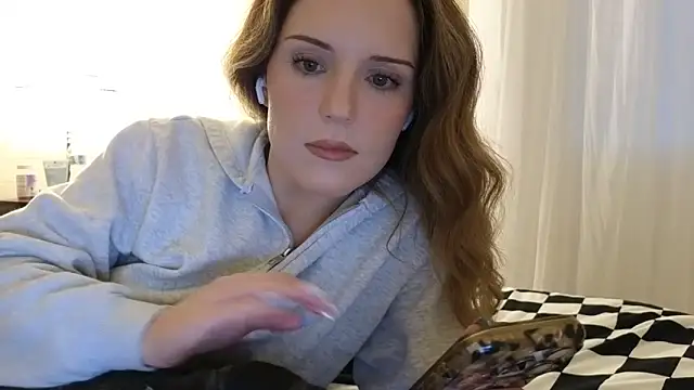 Snapshot of sexylilly69 chatting on May 27, 2026, 1:02 am sexylilly69 online show from May 27, 2026, 1:02 am