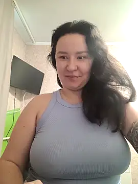 AlexaLexie online show from November 13, 2025, 9:41 am