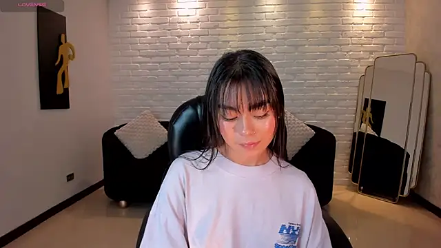 GigiLee  online show from January 5, 2025, 2:27 am