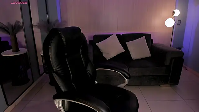 EloisaOlivero online show from October 6, 2025, 11:40 am