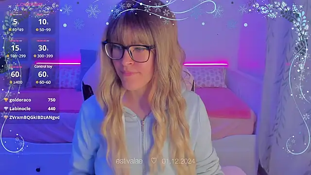 estivalae online show from December 1, 2024, 7:36 pm