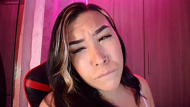 leahtemptation3 online show from March 10, 2026, 4:50 am