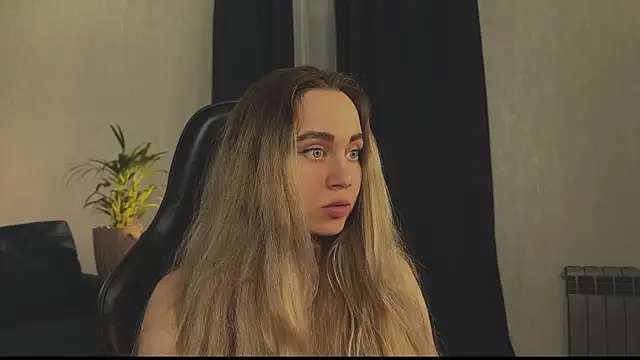 hotexclusive  online show from March 22, 2025, 11:20 pm