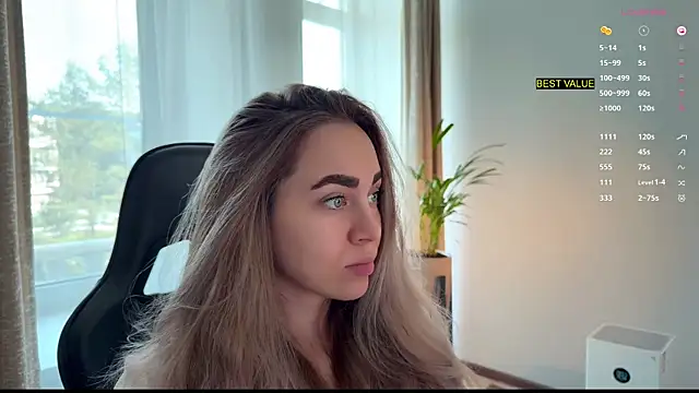 hotexclusive  online show from October 3, 2025, 7:49 am