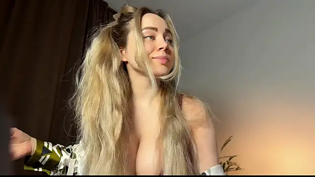 hotexclusive  online show from February 28, 2026, 6:20 pm