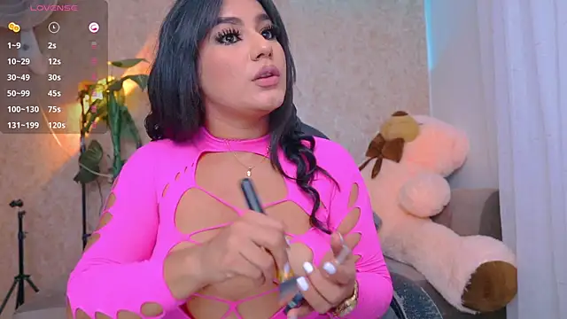 abbyhill27 online show from October 29, 2025, 3:42 am