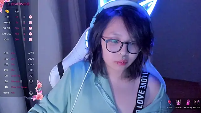 maydaykimmy online show from February 10, 2026, 9:19 pm