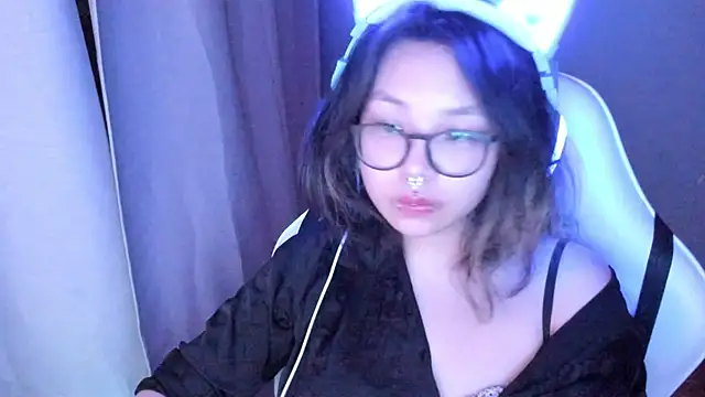 maydaykimmy online show from May 21, 2026, 8:38 pm