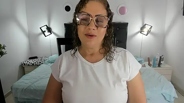 sophiahunt286 online show from January 5, 2026, 8:34 pm