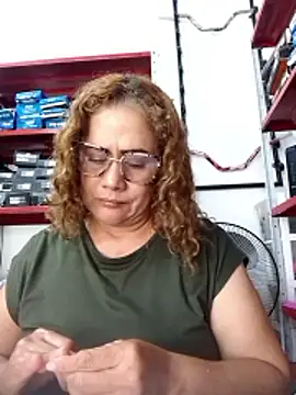 sophiahunt286 online show from January 13, 2026, 2:55 pm