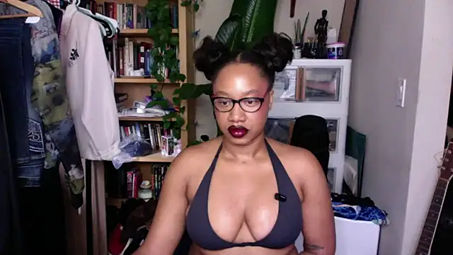 Snapshot of goddessdaisysky chatting on September 14, 2025, 5:23 pm goddessdaisysky online show from September 14, 2025, 5:23 pm