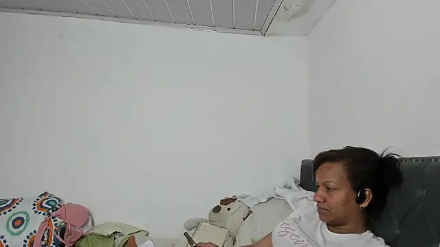 Laflaka22 online show from October 2, 2025, 12:17 am