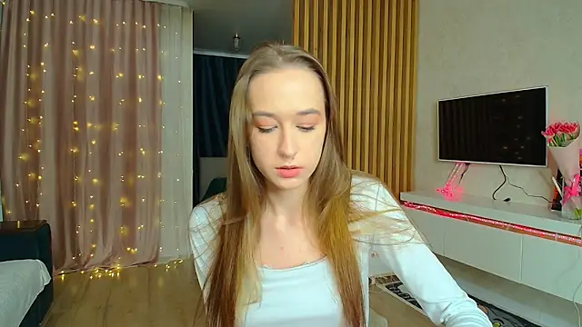 Sweett Monica online show from March 10, 2025, 2:16 pm