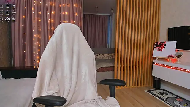 Sweett Monica online show from March 20, 2025, 12:53 pm