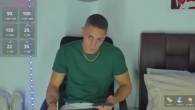 Snapshot of MikeRoss7777 chatting on December 14, 2024, 11:56 pm MikeRoss7777 online show from December 14, 2024, 11:56 pm